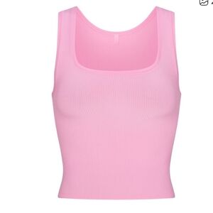 SKIMS - SOFT LOUNGE TANK TOP (BUBBLEGUM PINK)